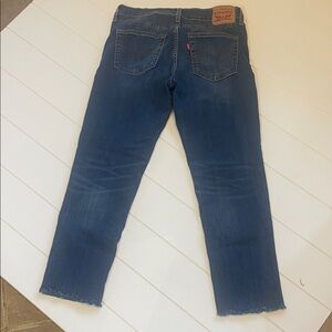 Levi’s Boyfriend Fit cropped jeans! Size 27